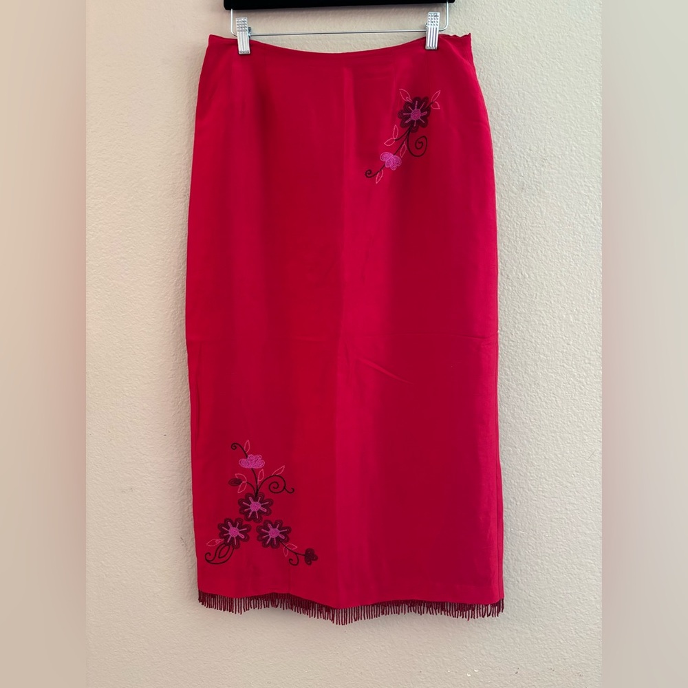 Clio Vintage 90s Red Silk Embroidered Pencil Skirt Beaded Hem Lined Sz 12 Petit